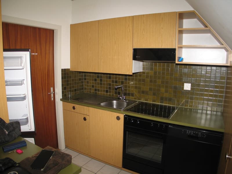 Charmante 3-Zimmer-Dachwohnung mit Galerie im Zentrum von Riehen (5)