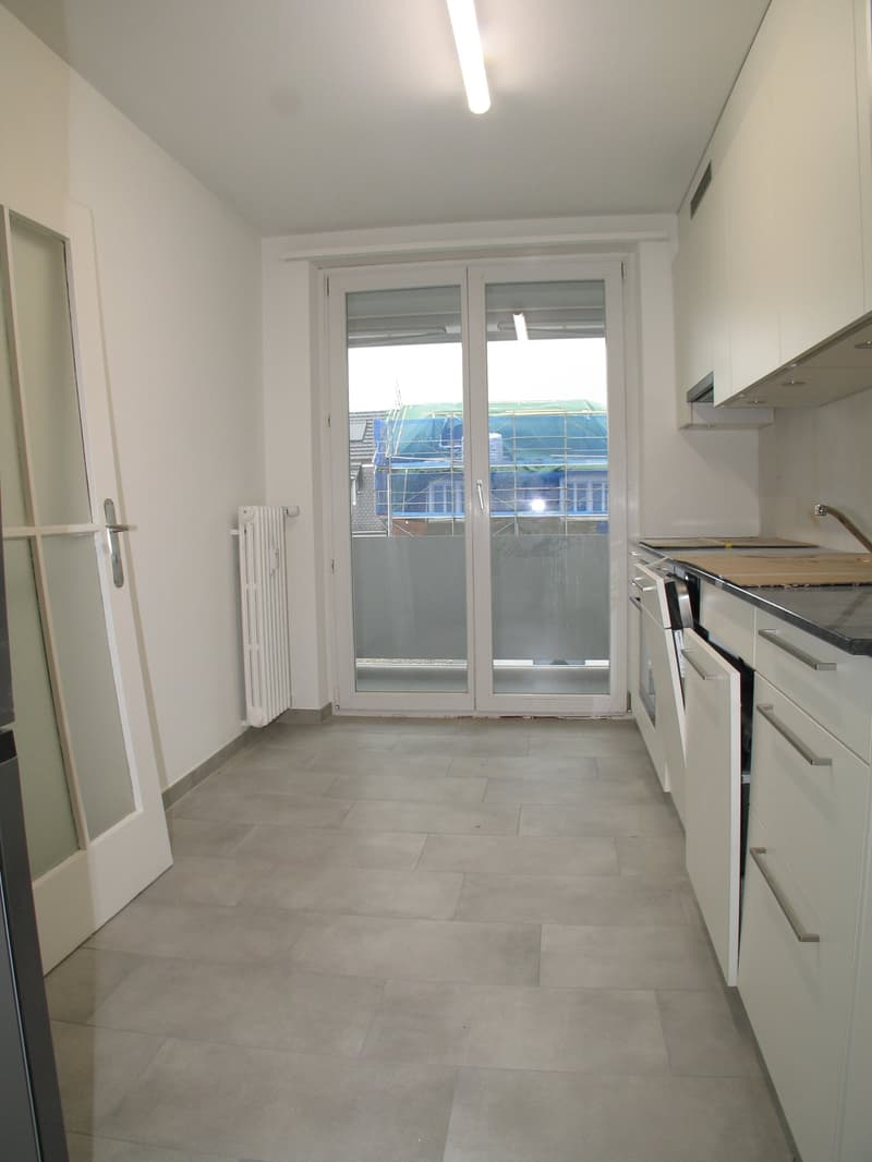 Charmante 4-Zimmer-Wohnung mit Balkon in Allschwil frisch renoviert (2)