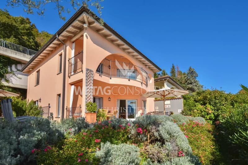 Gemütliche Villa in Lugano-Carona zu verkaufen (1)