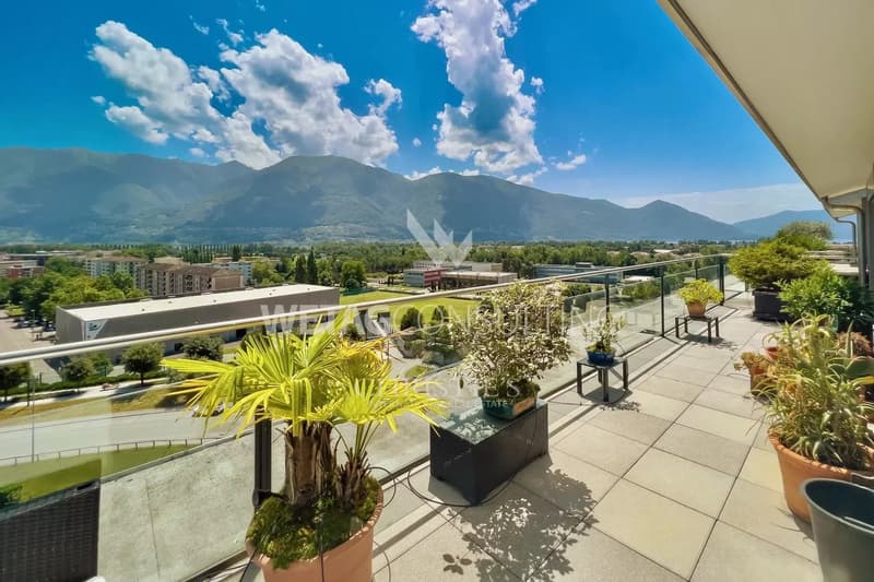 Duplex-Penthouse mit 360-Grad-Sicht in zentraler Lage mit Blick auf den Lago Maggiore zu verkaufen in Locarno (2)