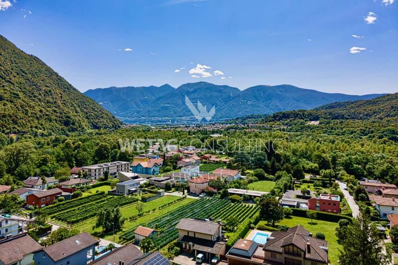 Schönes Bauland in Tegna zu verkaufen mit hervorragendem offenem Blick in Richtung Lago Maggiore (1)