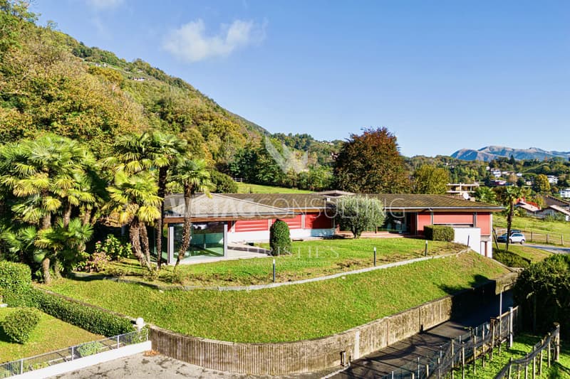 Lugano-Agno: Villa mit grossem Grundstück, Hallenbad & Blick auf den Luganersee zu verkaufen, ideal zum Renovieren (10)