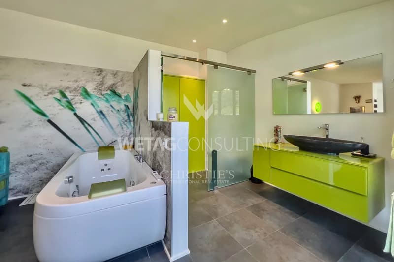 Penthouse duplex avec vue à 360 degrés dans un emplacement central avec vue sur le lac Majeur à vendre à Locarno (8)