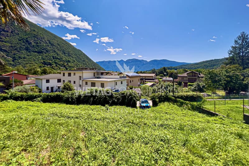 Schönes Bauland in Tegna zu verkaufen mit hervorragendem offenem Blick in Richtung Lago Maggiore (2)