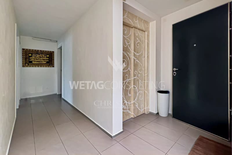 Lugano-Pregassona : grand appartement penthouse avec une vue magnifique sur la ville et en partie sur le lac de Lugano à vendre (7)