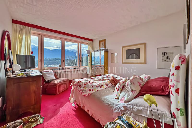 Losone: Wunderschöne, zu renovierende Villa im Grünen zu verkaufen (4)