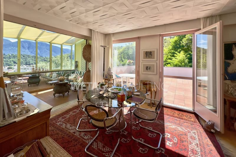 Losone: Wunderschöne, zu renovierende Villa im Grünen zu verkaufen (2)