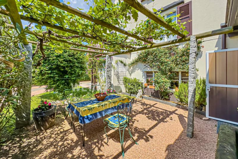 Lugano-Magliaso : belle villa dans le vert, avec piscine & à proximité du lac de Lugano à vendre (13)