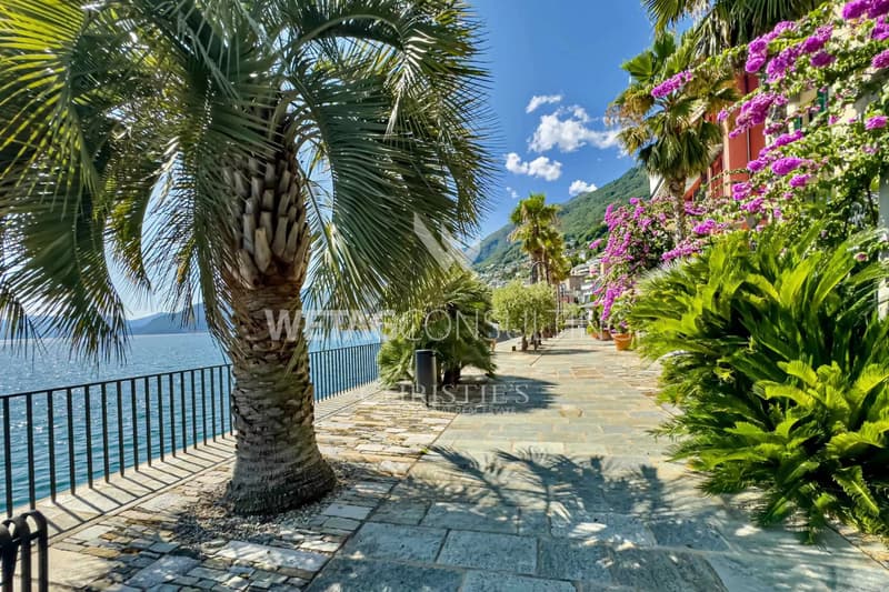 Elegant, completely renovated apartment for sale in the heart of Brissago's historic center (10)
