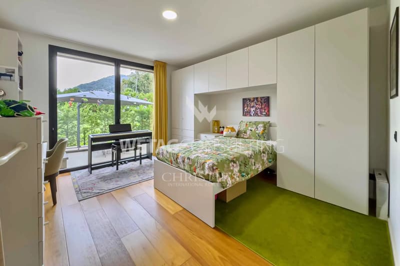 Moderne Design-Villa mit Pool zu verkaufen in Lugano-Sessa, eingebettet im Grünen (8)