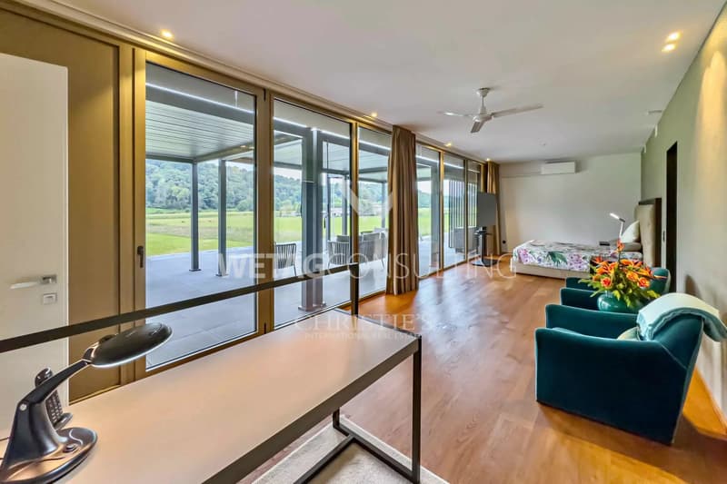 Moderne Design-Villa mit Pool zu verkaufen in Lugano-Sessa, eingebettet im Grünen (5)
