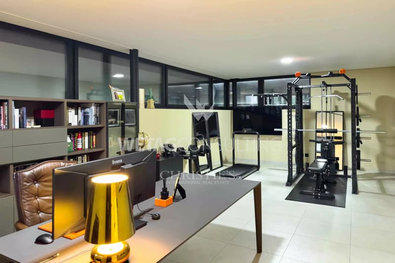 Moderne Design-Villa mit Pool zu verkaufen in Lugano-Sessa, eingebettet im Grünen (10)