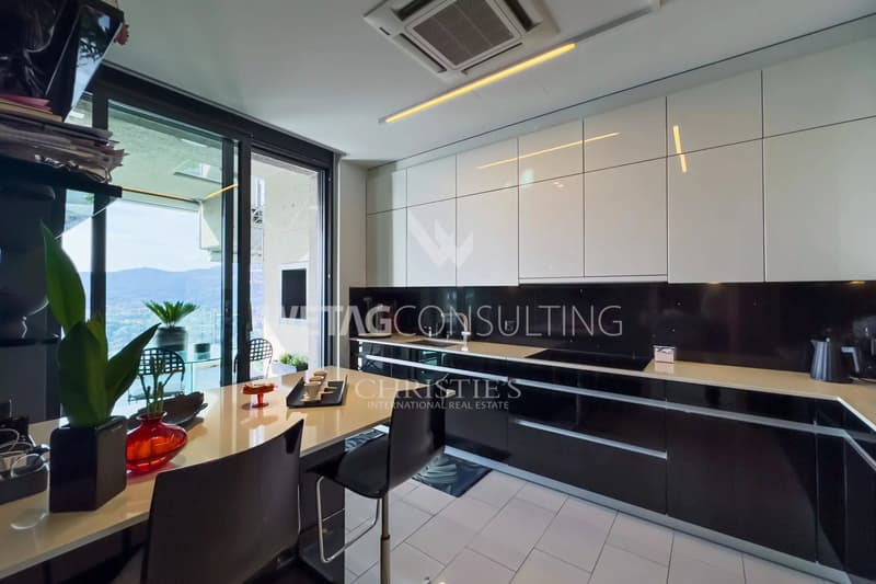 Lugano-Aldesago: penthouse moderno con una meravigliosa vista sul lago, terrazza sul tetto in vendita, anche possibile come seconda casa (5)