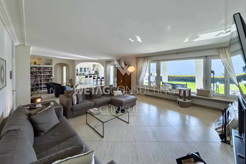 Lugano-Figino : Villa élégante avec vue imprenable sur le lac de Lugano & piscine intérieure à vendre (4)