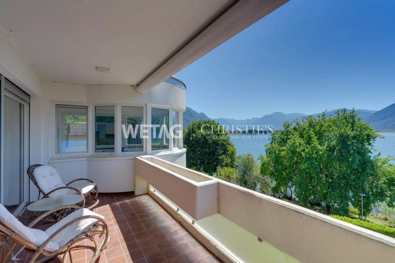 Elegante Villa mit Garten in exklusiver Lage direkt an der Seepromenade am Lago Maggiore zu verkaufen (9)