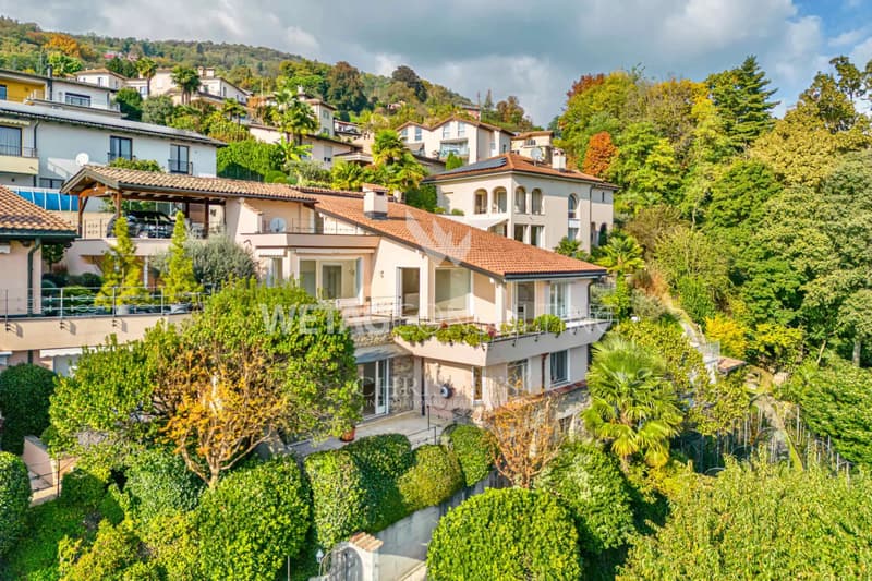 Villa élégante à Lugano-Neggio avec vue dégagée sur le lac de Lugano, idéale également en tant que résidence secondaire (1)
