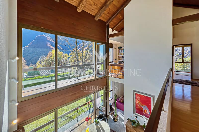Villa elegante & moderna con piscina interna in vendita a Crana, ideale anche come seconda casa (9)