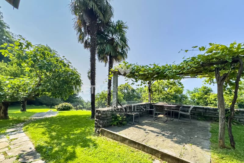 Grosszügige Liegenschaft im Grünen mit Hauptvilla, Gästehaus & unabhängiges Grotto, zu verkaufen in Rivera-Monteceneri (11)