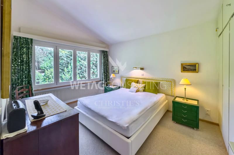 Minusio: Elegant Villa with Panoramic Lake View, Outdoor Pool & Surrounded by Greenery for Sale (9)