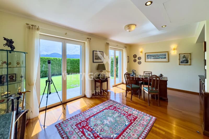 À vendre à Lugano-Manno villa élégante avec piscine, grand jardin & dépendance, également idéale comme résidence secondaire (11)