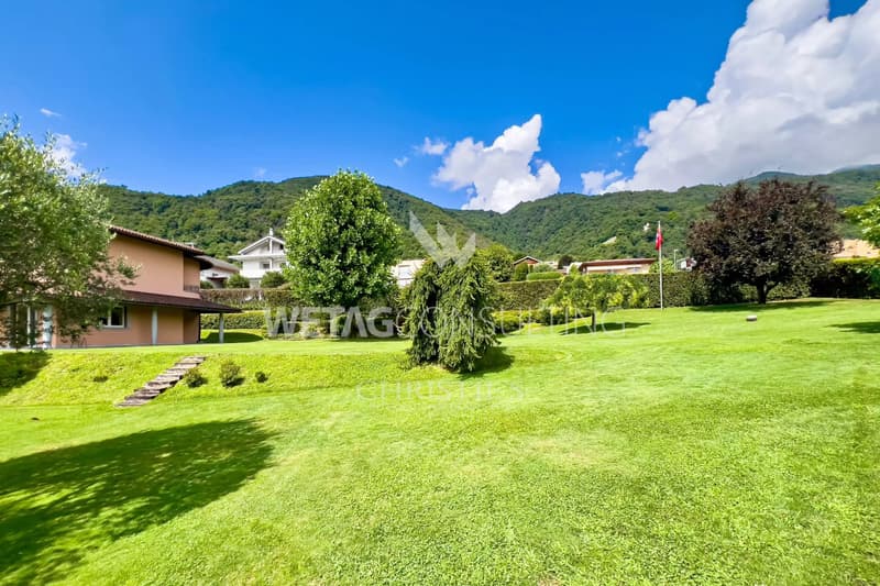 À vendre à Lugano-Manno villa élégante avec piscine, grand jardin & dépendance, également idéale comme résidence secondaire (6)