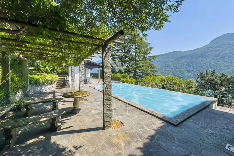 Flair mediterraneo sul Lago di Lugano: Villa elegante con piscina & vista sul lago in vendita, anche possibile come seconda casa (4)