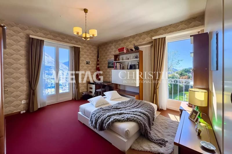 Villa représentative à vendre à Lugano-Comano, avec piscine extérieure & vue magnifique sur le lac de Lugano (9)