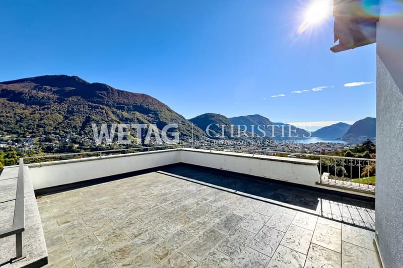 Villa représentative à vendre à Lugano-Comano, avec piscine extérieure & vue magnifique sur le lac de Lugano (13)