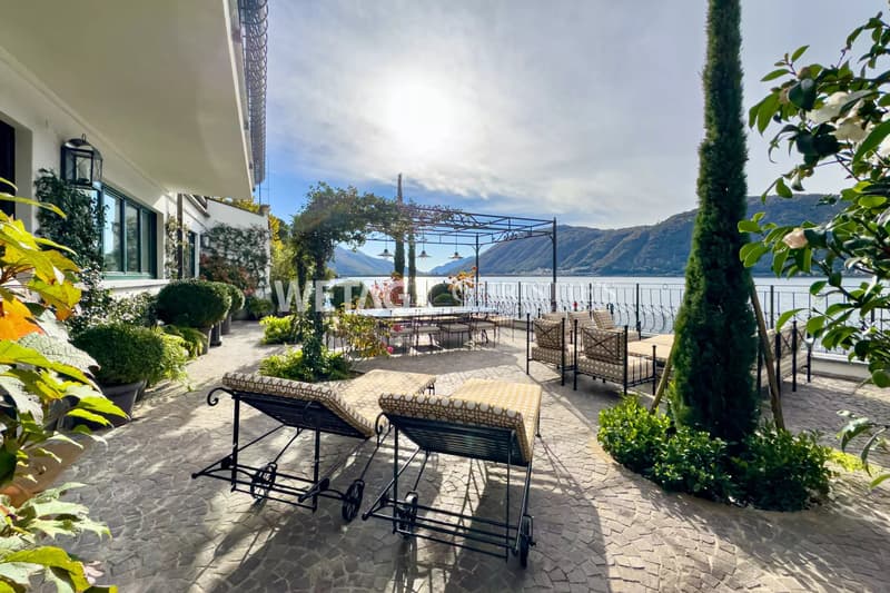 Villa prestigieuse à vendre au bord du lac à Campione d'Italia, avec dock privé et deux emplacements de bateau (7)