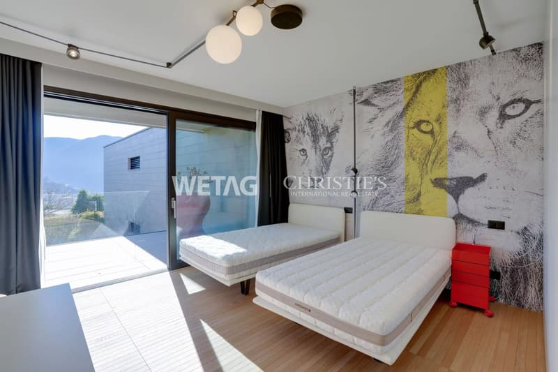 Moderne Duplexwohnung neueren Baujahrs mit grossem Privatgarten zum Verkauf in Lugano-Savosa (10)