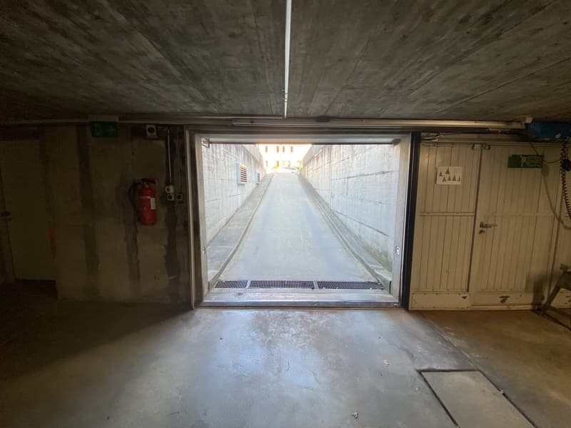 Secure Parking in the Heart of Zurich (3)