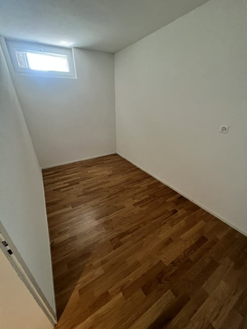 Sonnige Wohnung mit Gartensitzplatz (12)