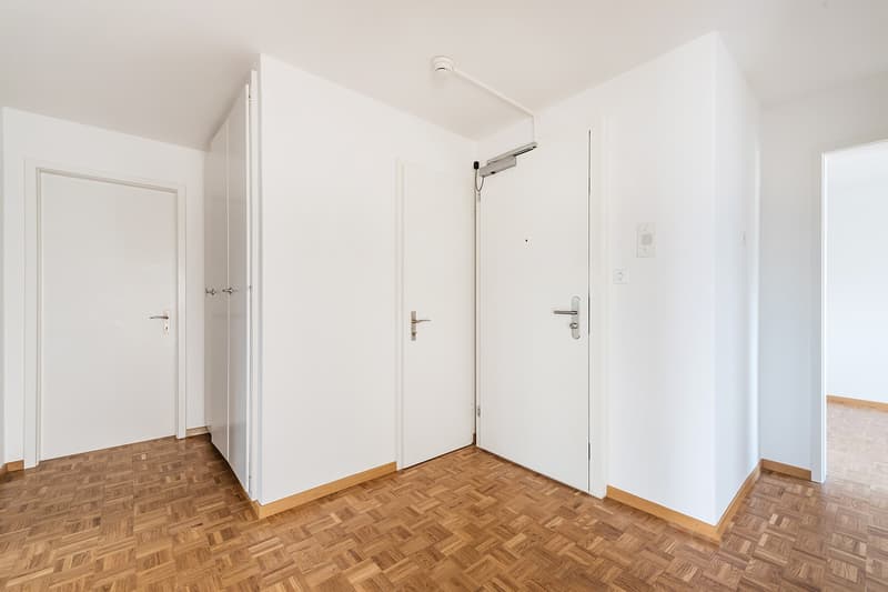 An zentraler Lage, in gepflegtem Mehrfamilienhaus. (4)