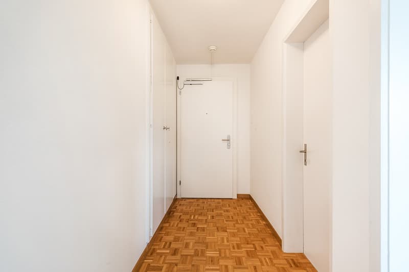 An zentraler Lage, in gepflegtem Mehrfamilienhaus. (5)