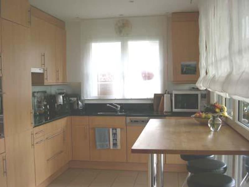 Moderne 4.5-Zimmer-Wohnung mit grossem Balkon und Cheminéeofen (5)
