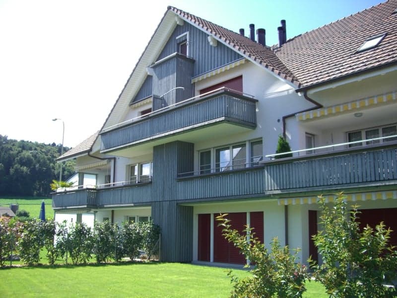 Moderne 4.5-Zimmer-Wohnung mit grossem Balkon und Cheminéeofen (6)