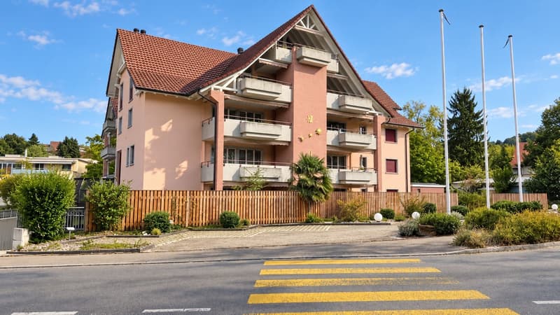 Grosszügiges Wohnen im Dorfzentrum (1)