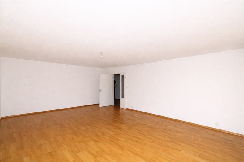 Helle 4,5-Zimmerwohnung mit Balkon in familienfreundlicher Lage (2)