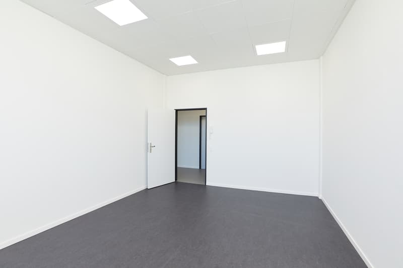 Moderne, helle Bürofläche an guter Lage in Allschwil (4)
