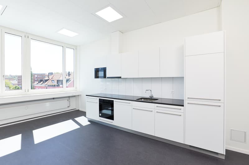 Moderne, helle Bürofläche (40 m²) an guter Lage in Allschwil (7)