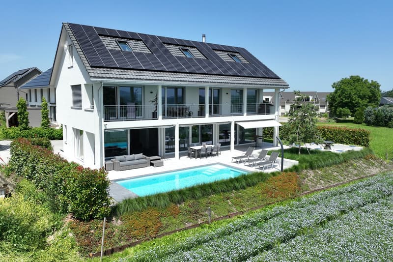 exklusives Einfamilienhaus mit Poolanlage an faszinierender Wohnlage mit Ausblick bis zum Säntis (2)
