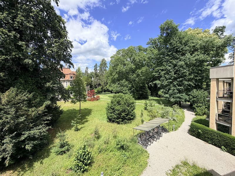 Urbanes Wohnen: 3.5-Zimmer-Maisonettewohnung in privater Parkanlage (8)
