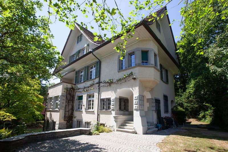 Erstvermietung: Repräsentative 4 ½-Zimmerwohnung in historischer Zürichbergvilla mit eigenem Garten (17)