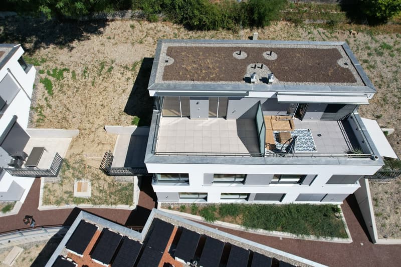 4.5-Zimmer-Doppeleinfamilienhaus an einzigartiger Hanlage (5)