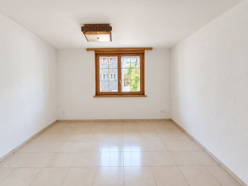 3.5-Zimmer-Maisonettewohnung im Dorfzentrum mit zwei Autoeinstellplätzen (9)