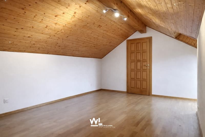6-Zi.-Attika-Duplex mit Garten, Lift und Dachboden in Losone - hell und grosszügig (1)