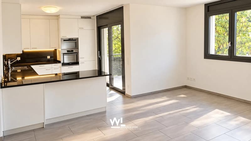 Casa plurifamiliare con due appartamenti, giardino e ampi spazi esterni (6)