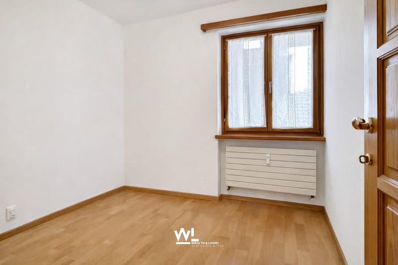 6-Zi.-Attika-Duplex mit Garten, Lift und Dachboden in Losone - hell und grosszügig (10)