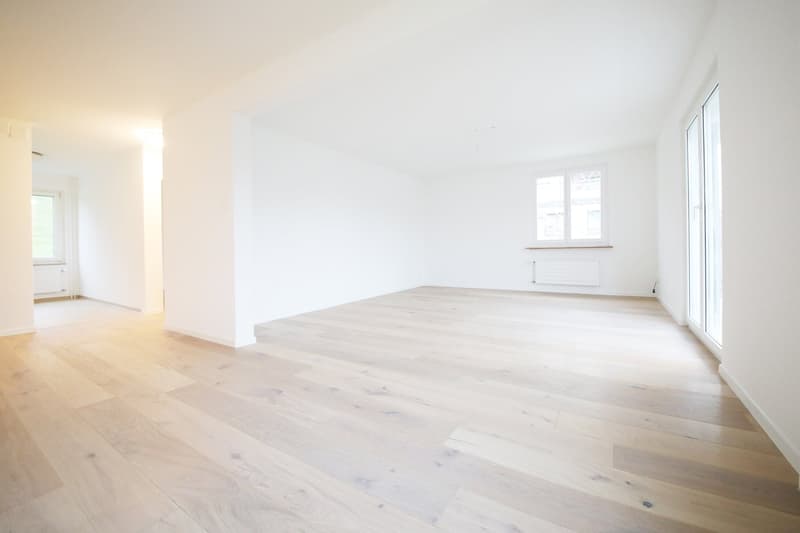 Moderne, renovierte 3.5-Zimmerwohnung mit Balkon an ruhiger Lage (2)