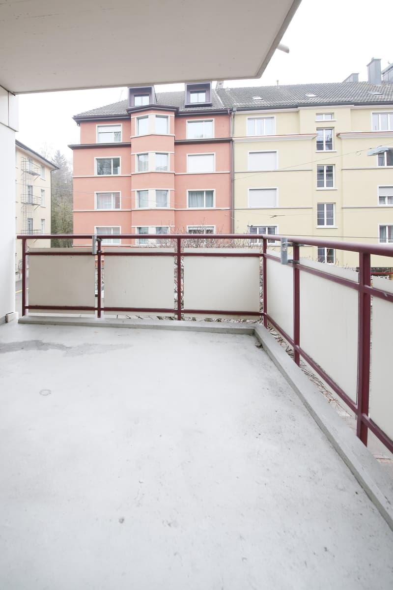 Gepflegte helle 2 1/2-Zimmer-Wohnung mit Erker und Balkon, Seefeld (10)